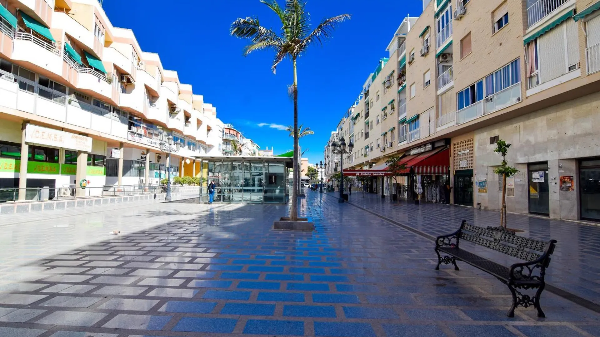 Torremolinos. Plaza De Andalucia Apartment España